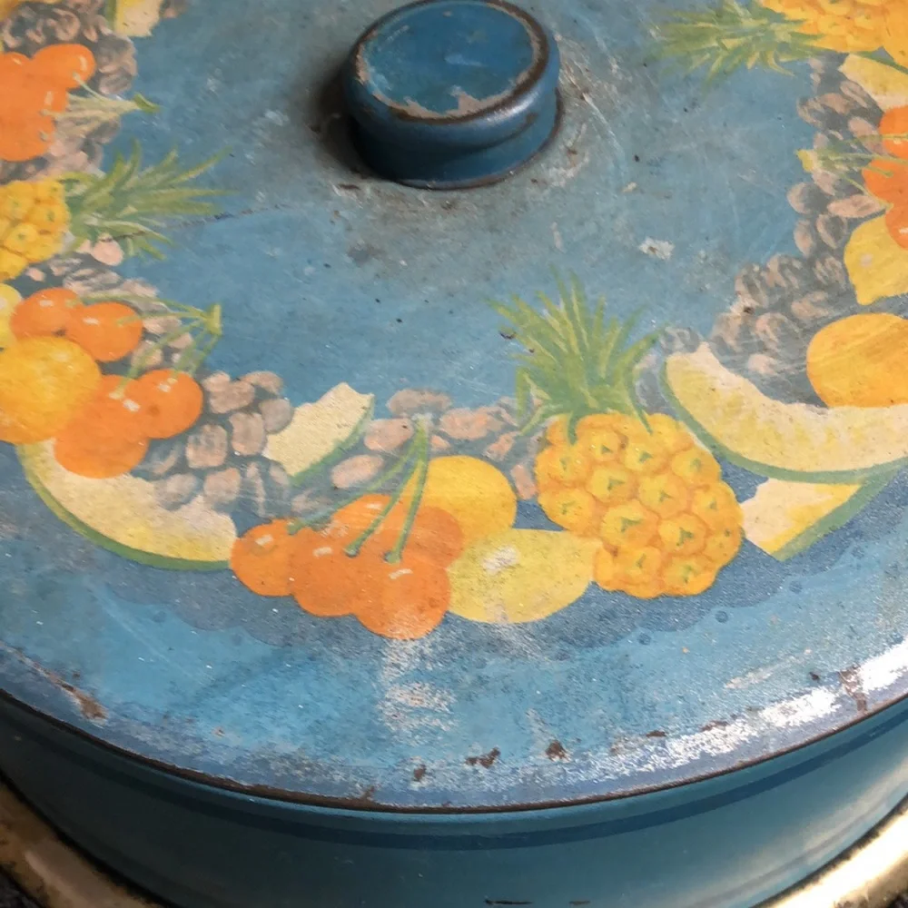 Vintage blue‎ cake cover metal